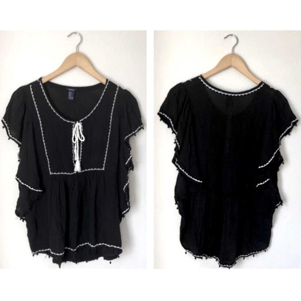 Forever 21 Boho Tassel Top Size S